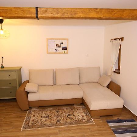 Appartement Góhér pince és vendégház à Csaszartoltes Extérieur photo