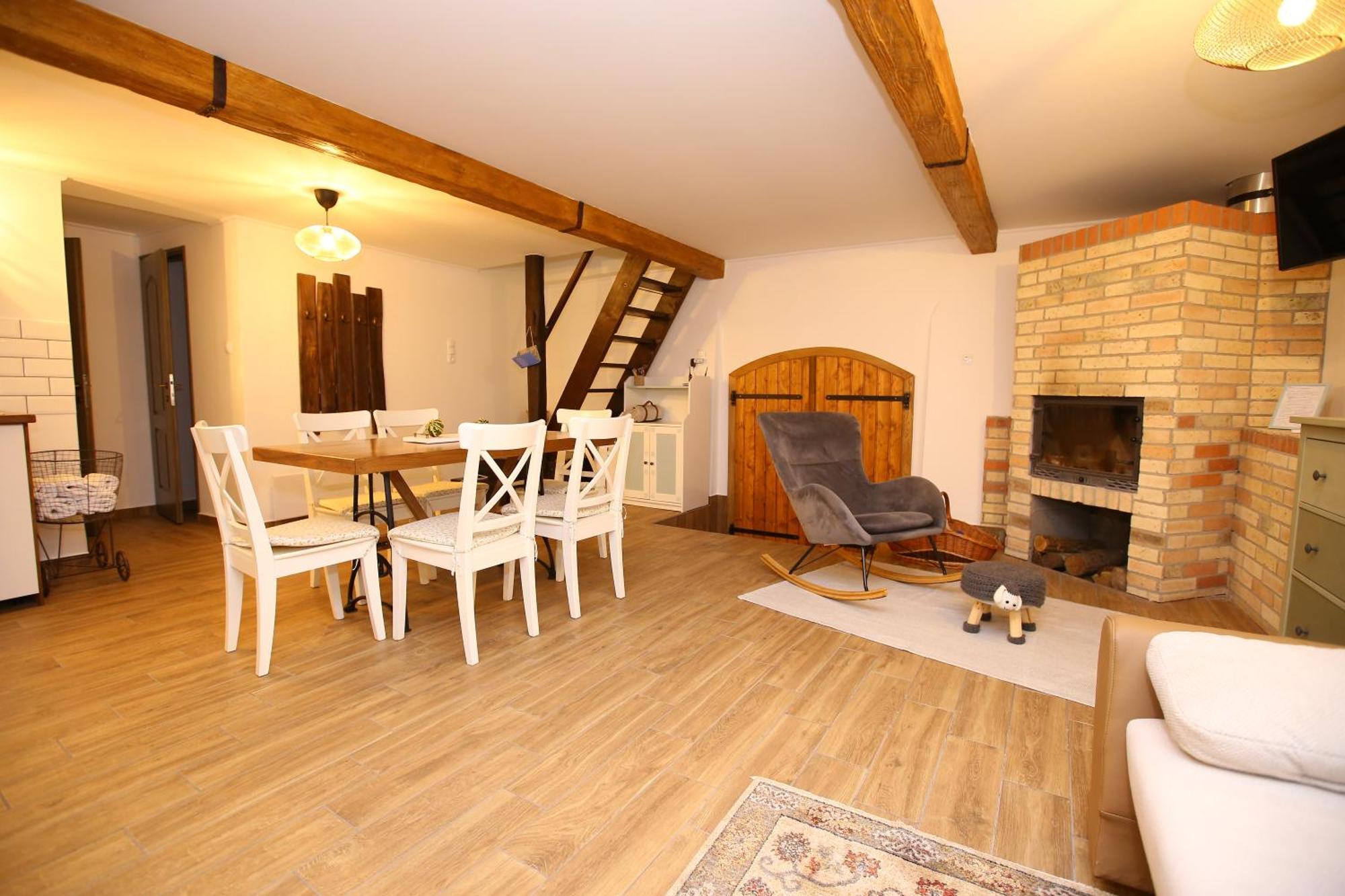 Appartement Góhér pince és vendégház à Csaszartoltes Extérieur photo